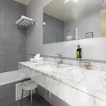Bed & Breakfast Maison Muralleta 3*